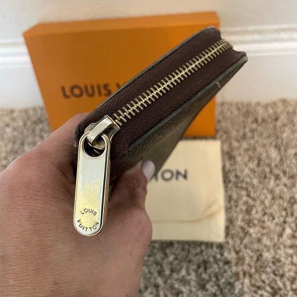 LV Zippy Monogram Wallet - Picture 6 of 11